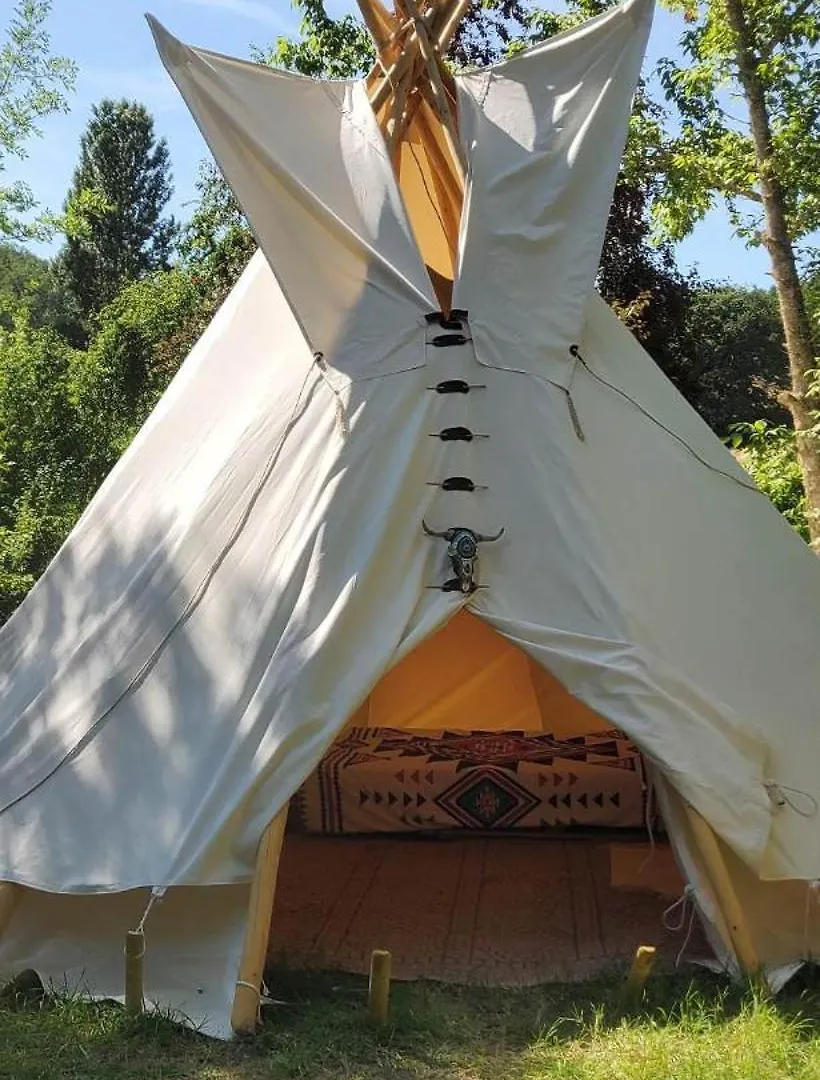 Luxury tent Tipi Des Sioux Hotel Moulayres